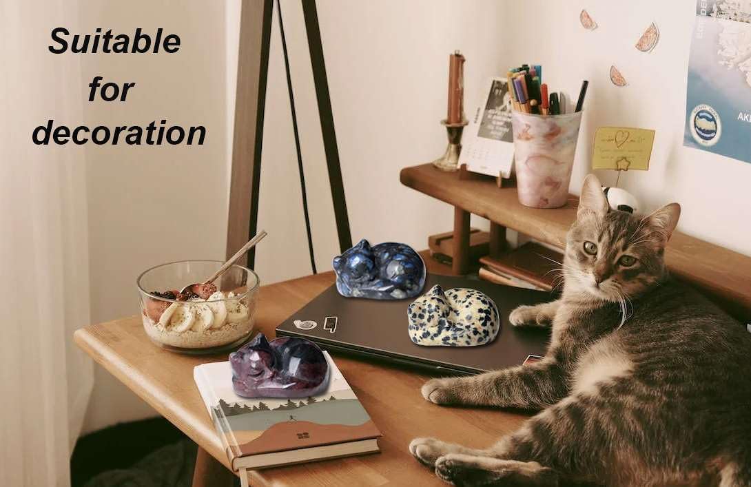 LAIDANLA Garnet Cat Healing Crystals Figurine Sleeping Cat Hand Carved Cute Statue Polished Stone Sculpture Reiki Office Room Bedroom Desk Home Decoration Gifts 1.6"