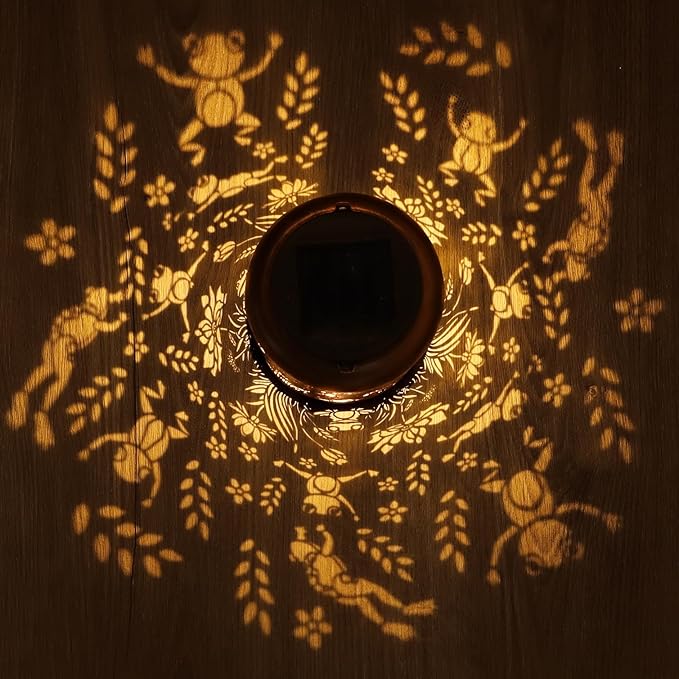 Frog Decoration Solar Lanterns Outdoor Waterproof Garden Decor Gifts for Women Mon Grandma Metal Hanging Solar Lights for Outside LED Lanterns for Yard, Patio, Lawn, Tabletop, Pathway, Landscape