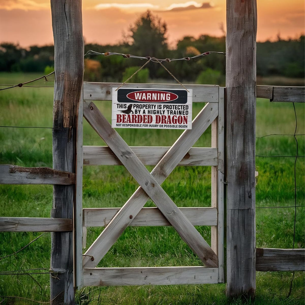 Funny Warning Signs, The Property is Protected By Highly Trained Bearded Dragon Sign, Decorative Wood Hanging Wood Plaque, Warning Wood Sign for Indoor Outdoor Use, Door Gate Hanger, House Decor