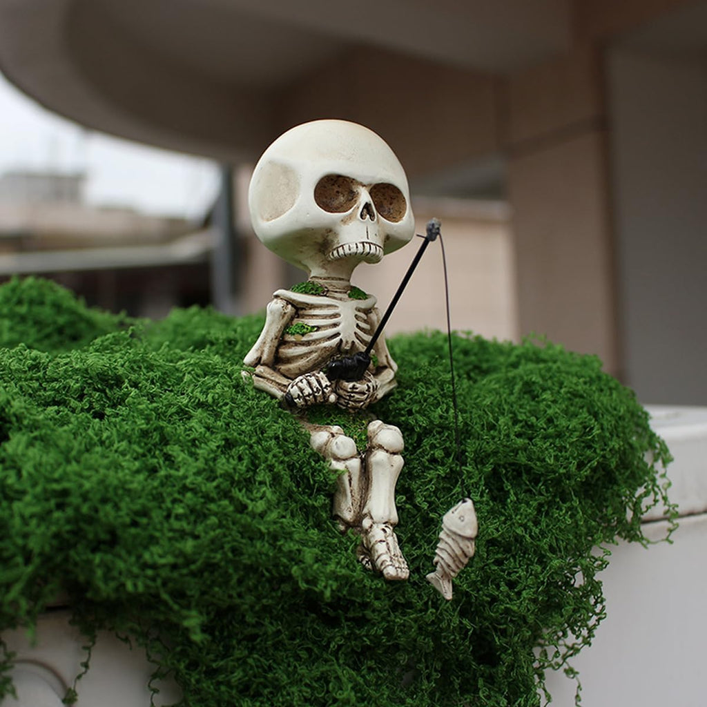 Fishing Skeleton Statue Halloween Decorations, 4.5 Inch Cute Sitting Skull Figurine Shelf Sitter Resin Sculpture for Outdoor Garden Yard Lawn Pond Waterfalls Pool Ornaments