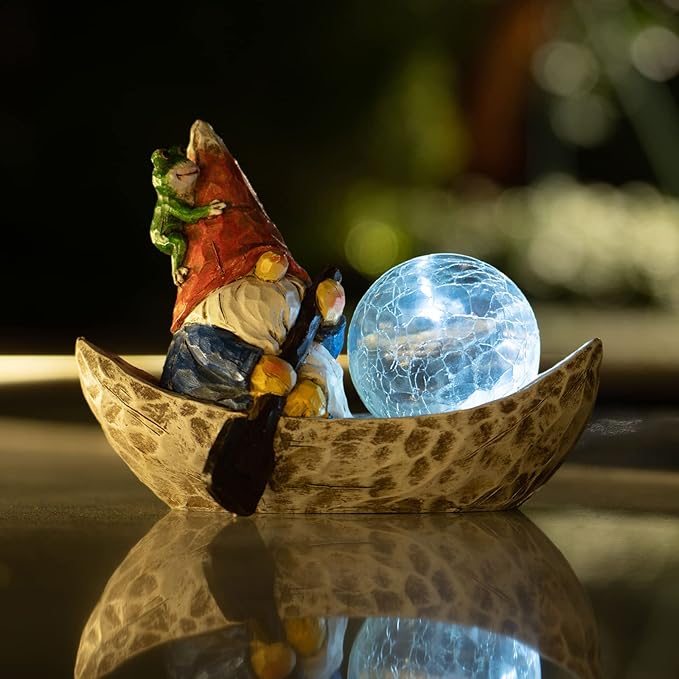Garden Gnome Statue,Solar Gnomes Figurine,Outdoor Gnome Decor,Gnomes Decorations for Yard with Solar Light,Gnome Sculptures for Patio Lawn Ornaments
