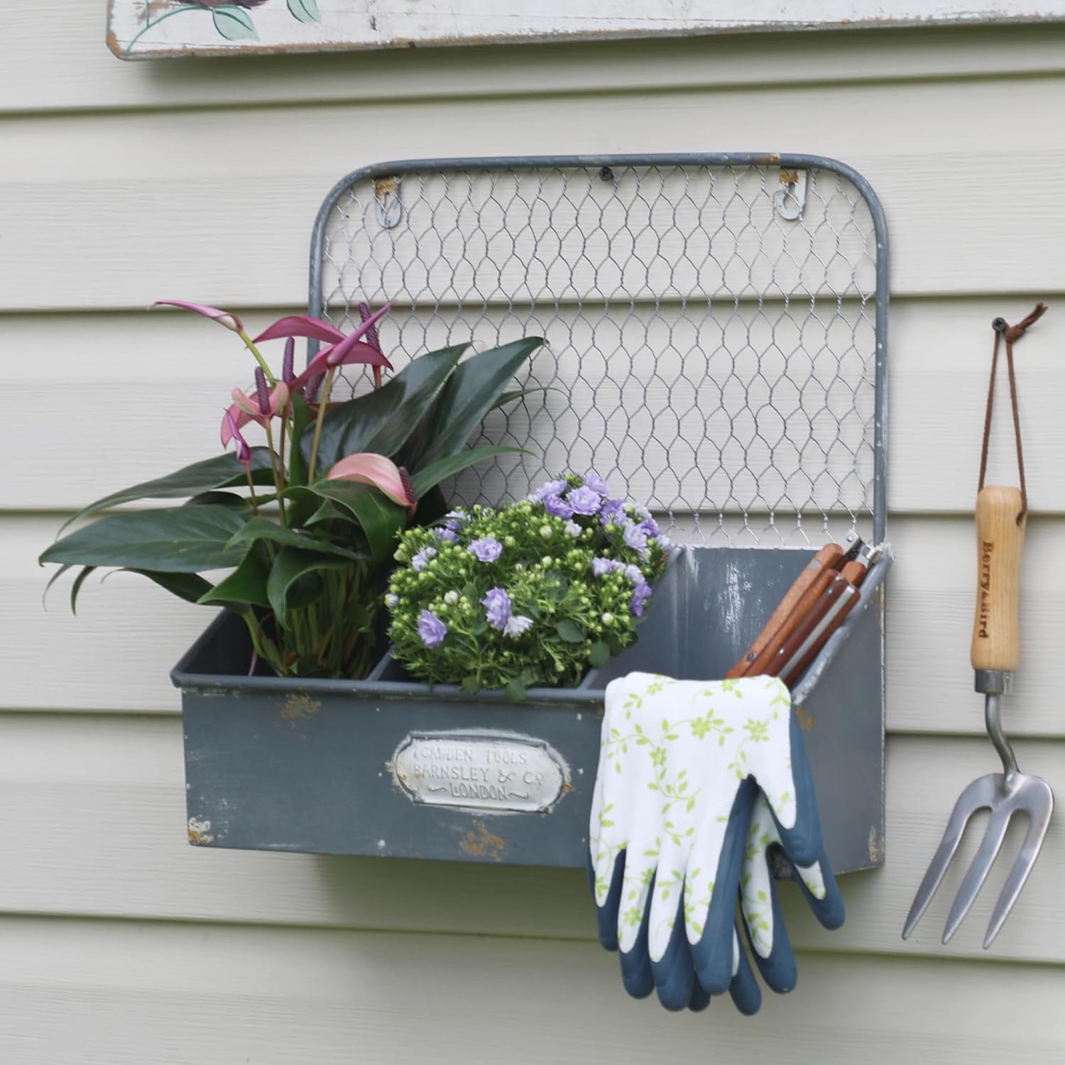 Rustic Metal Wall Mounted Planter Vintage Hanging Flower Pot with 3 Compartments Farmhouse Plants Holder Succulents Tubs for Garden Railing Fence Patio Yard Outdoor Decor