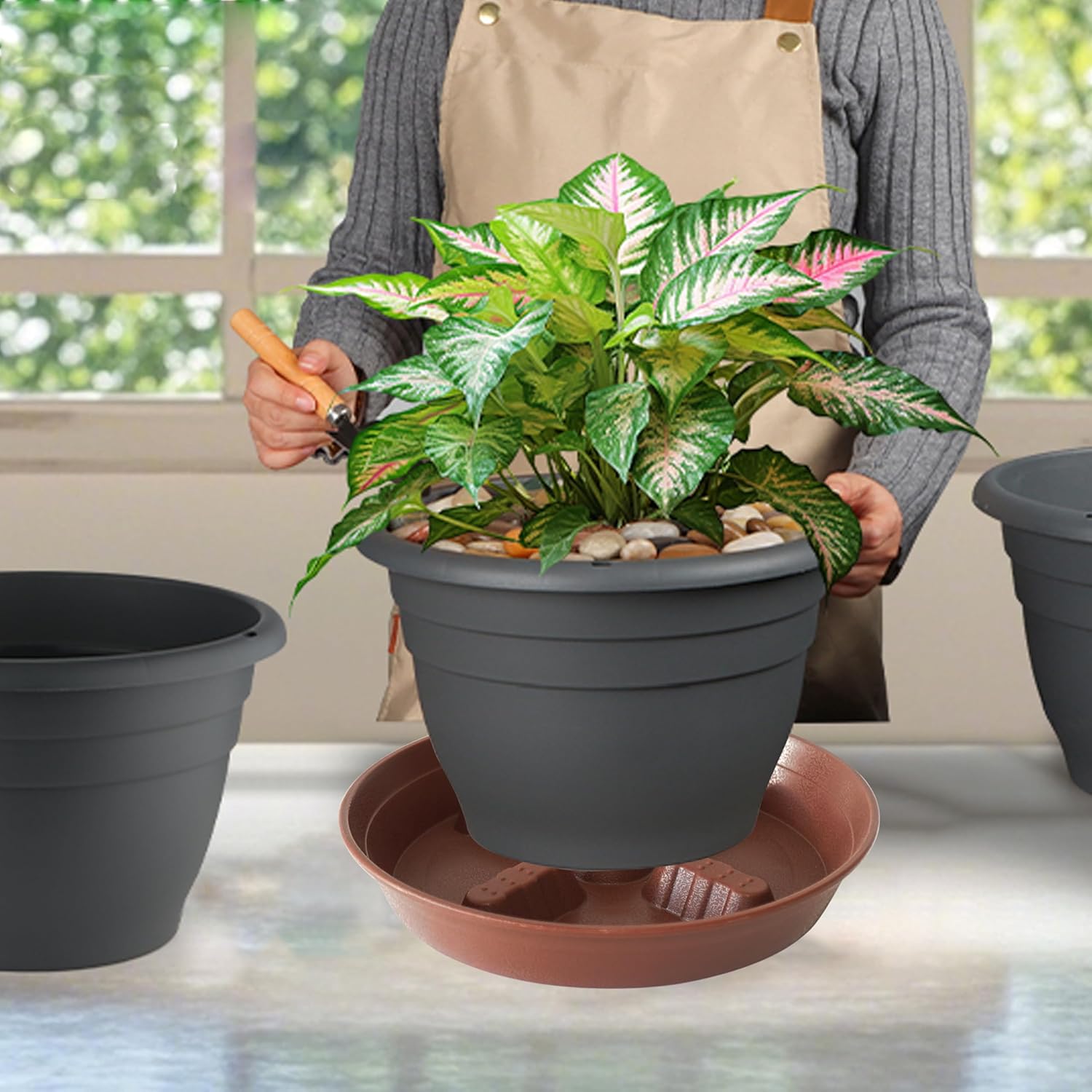 4 Pack Plant Saucer 8 inch, 10 12 14 17 inch, Plant Stand Plastic Plant Saucers for Indoors Outdoor, Heavy Duty Flower Planter Drip Trays for Pots, Pot Saucers for Plants, Grow Bags Saucers