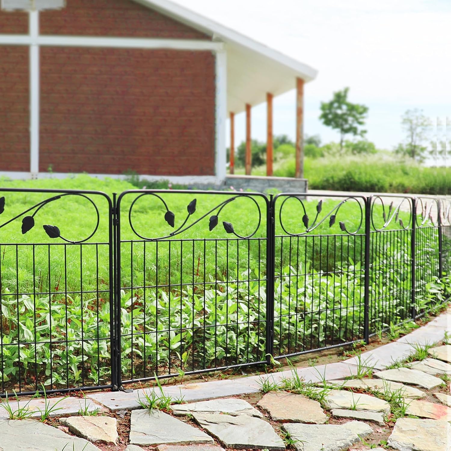Decorative Black Garden Fencing 24in(H) X16ft(L) 8 Panels Metal Wire Edging Patio Landscape Flower Border Garden Fence for Dogs Animal Barrier for Outdoor