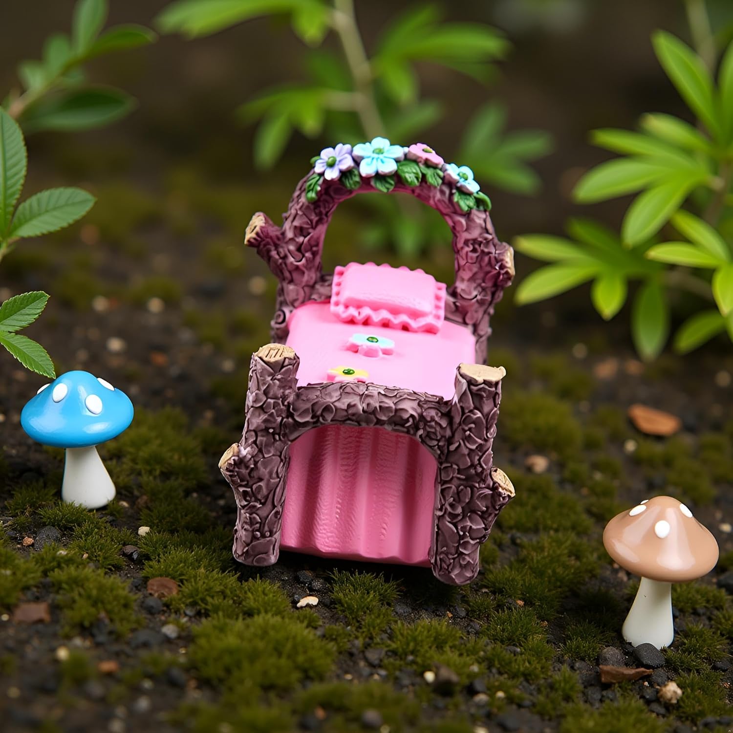 Kai Dream Miniature Fairy Garden Accessories, Resin Craft Flower Bed Figurine, 2.8 * 1.6 * 2.2 inches, Decorative Micro Landscape, Dollhouse Accessories