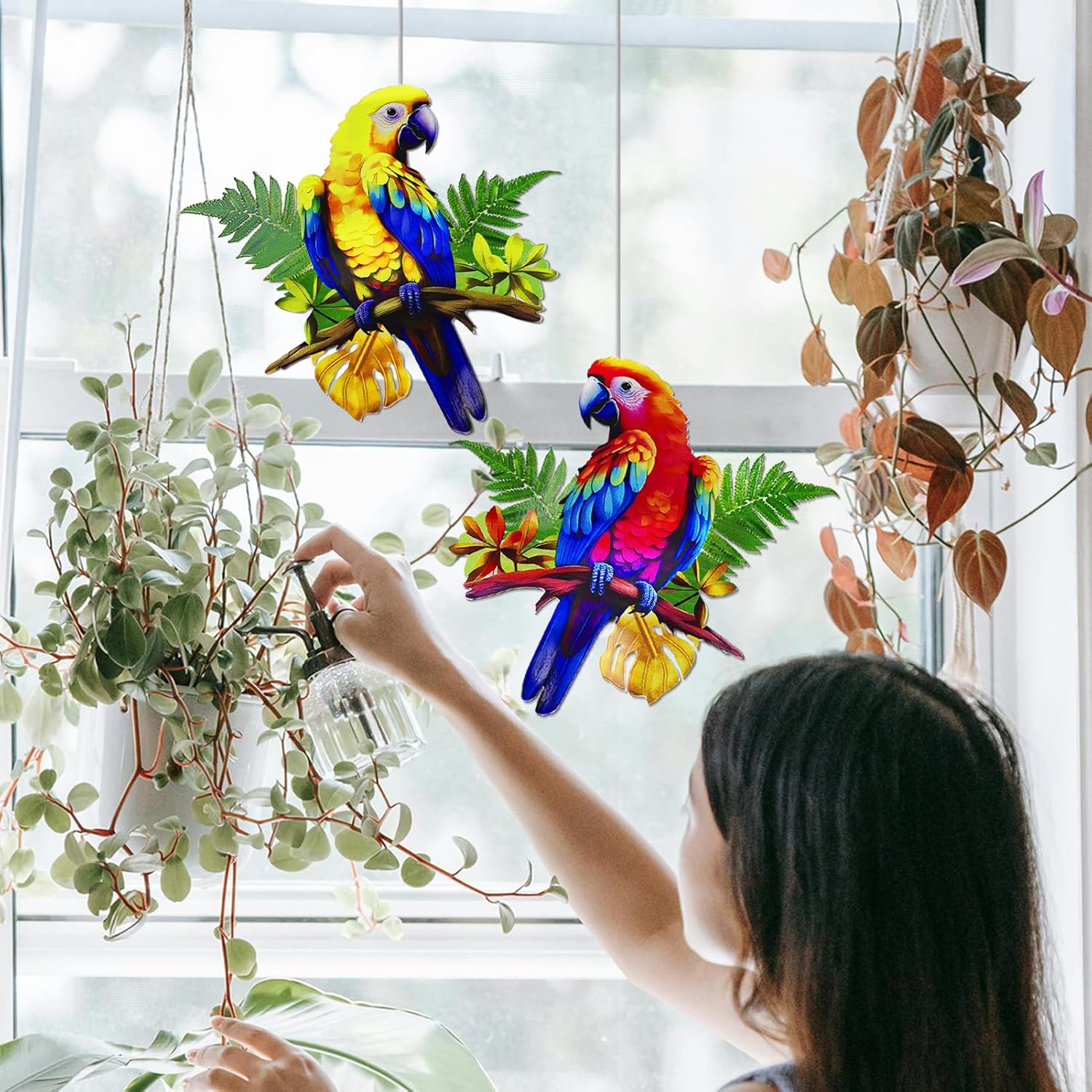 ULENDIS 2 Pack Metal Parrot Wall Decor, 11.8" Bright Color Tropical Bird Macaw Outdoor Wall Art Patio Fence Decorations, Hanging Bird Decor for Garden Yard Living Room Bedroom Balcony