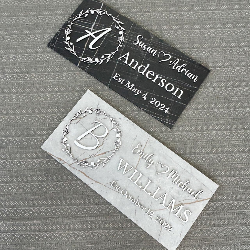 Personalized Black Marble Family Name Sign – Custom Couple Names with Monogram & Established Date – Stylish Wedding, Anniversary, or Housewarming Gift – Dark Wood Wall Decor