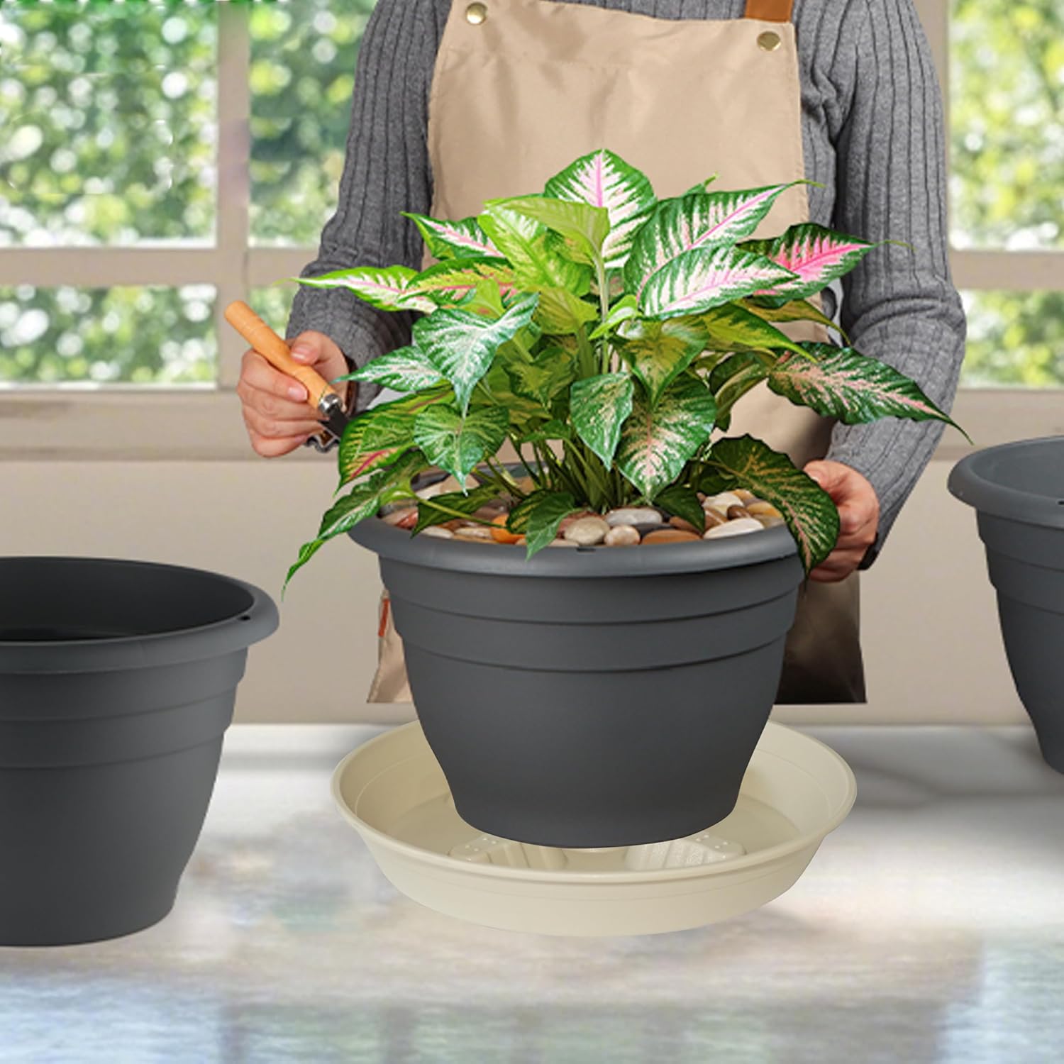 4 Pack Plant Saucer 8 inch, 10 12 14 17 inch, Plant Stand Plastic Plant Saucers for Indoors Outdoor, Heavy Duty Flower Planter Drip Trays for Pots, Pot Saucers for Plants, Grow Bags Saucers