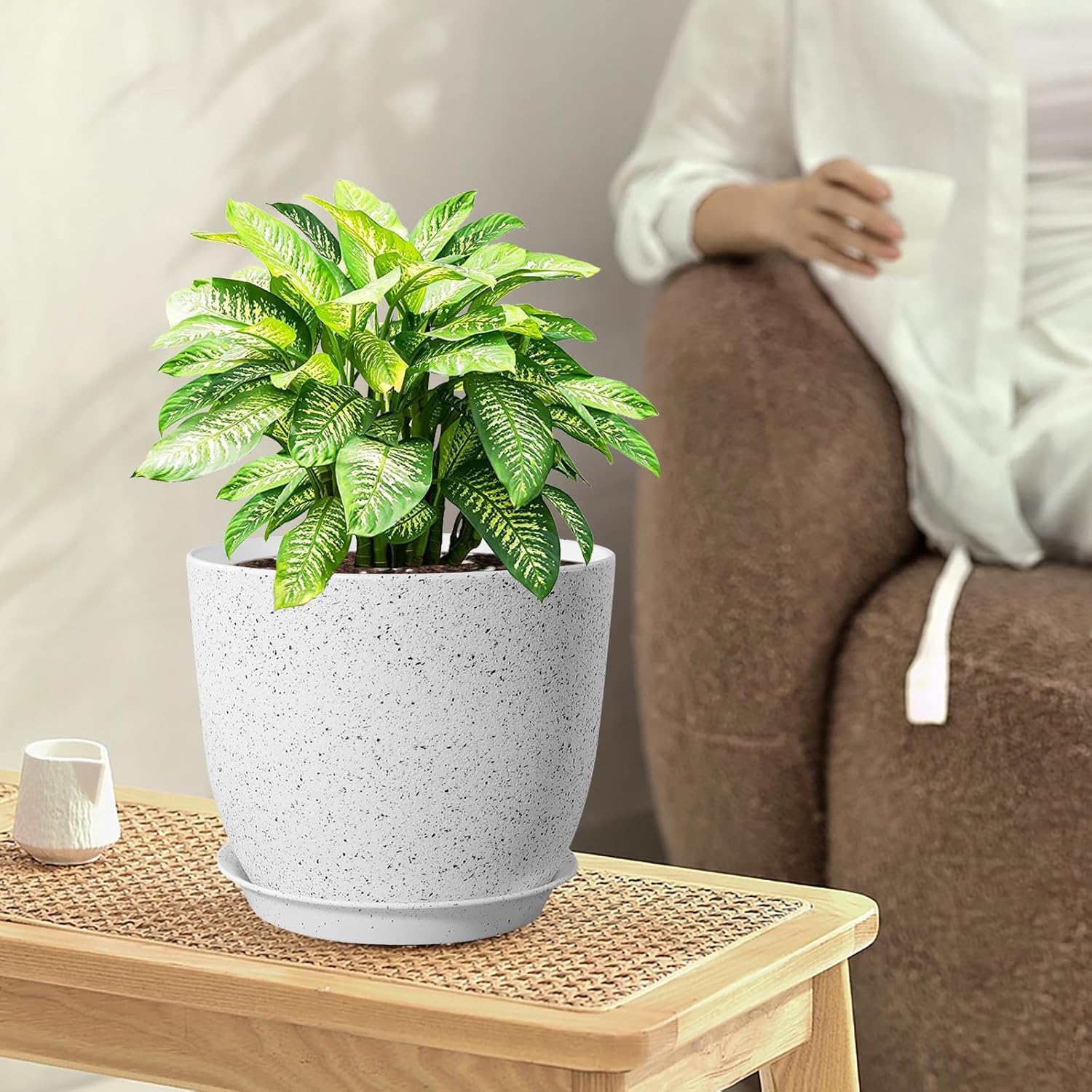 10/9/8 inch Medium Plant Pots, Set of 3 Modern Decorative Plastic Planters with Drainage Holes and Saucers for Garden House Plants, Flower Pots for Indoor Outdoor Plants, Speckled White