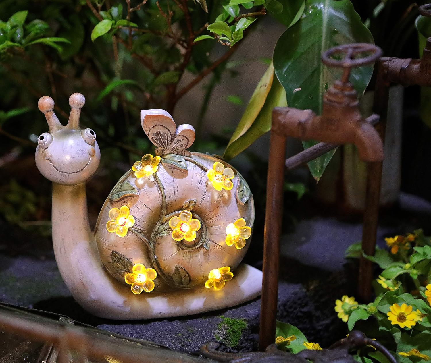 Resin Snail Figurine Lights Solar Powered Outdoor Statue Lights for Patio Lawn Garden Yard Decorations, L8.5 x W3.5X H8.5 Inch