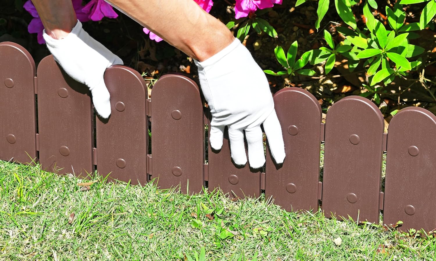Evelyne Garden Border Plastic Edging: Wooden Fence Design - 8pcs Brown Yard Landscaping Fence Liner Lawn Edge Barrier - 10ft Kit of Decorative Lawn Panels Elements -Landscaping Edging-GMT-10374-A08